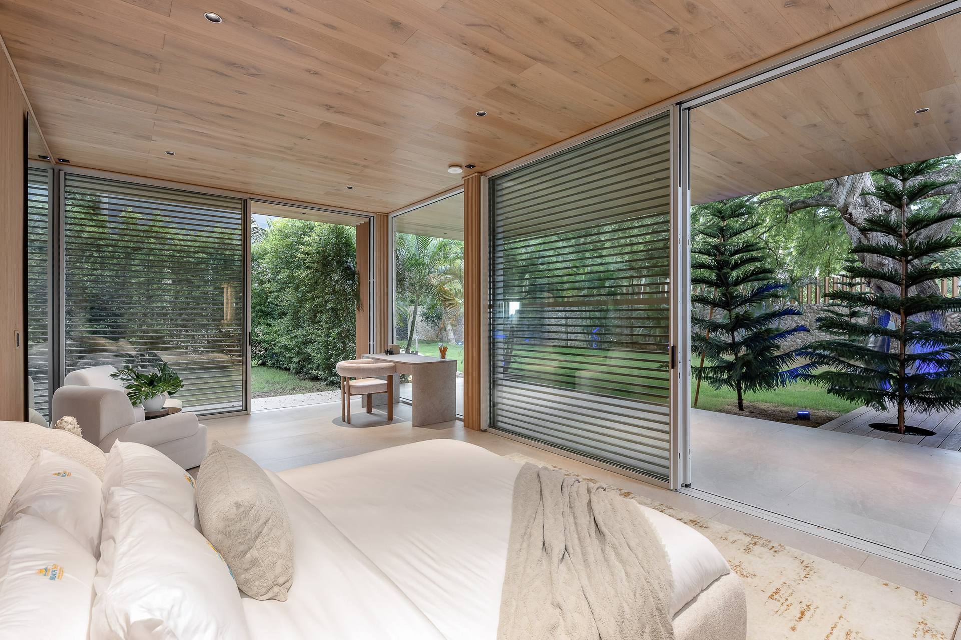 Beach 369 — Third bedroom