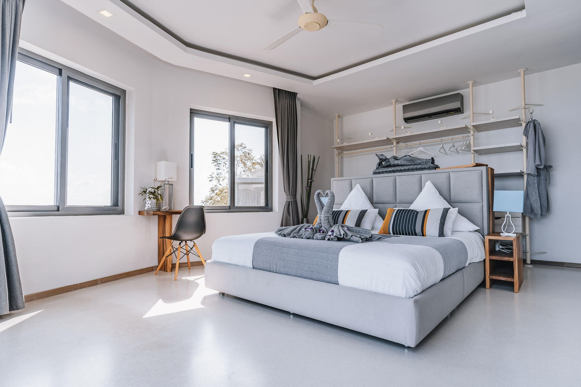 Paradise Villa Eden — Master bedroom detail