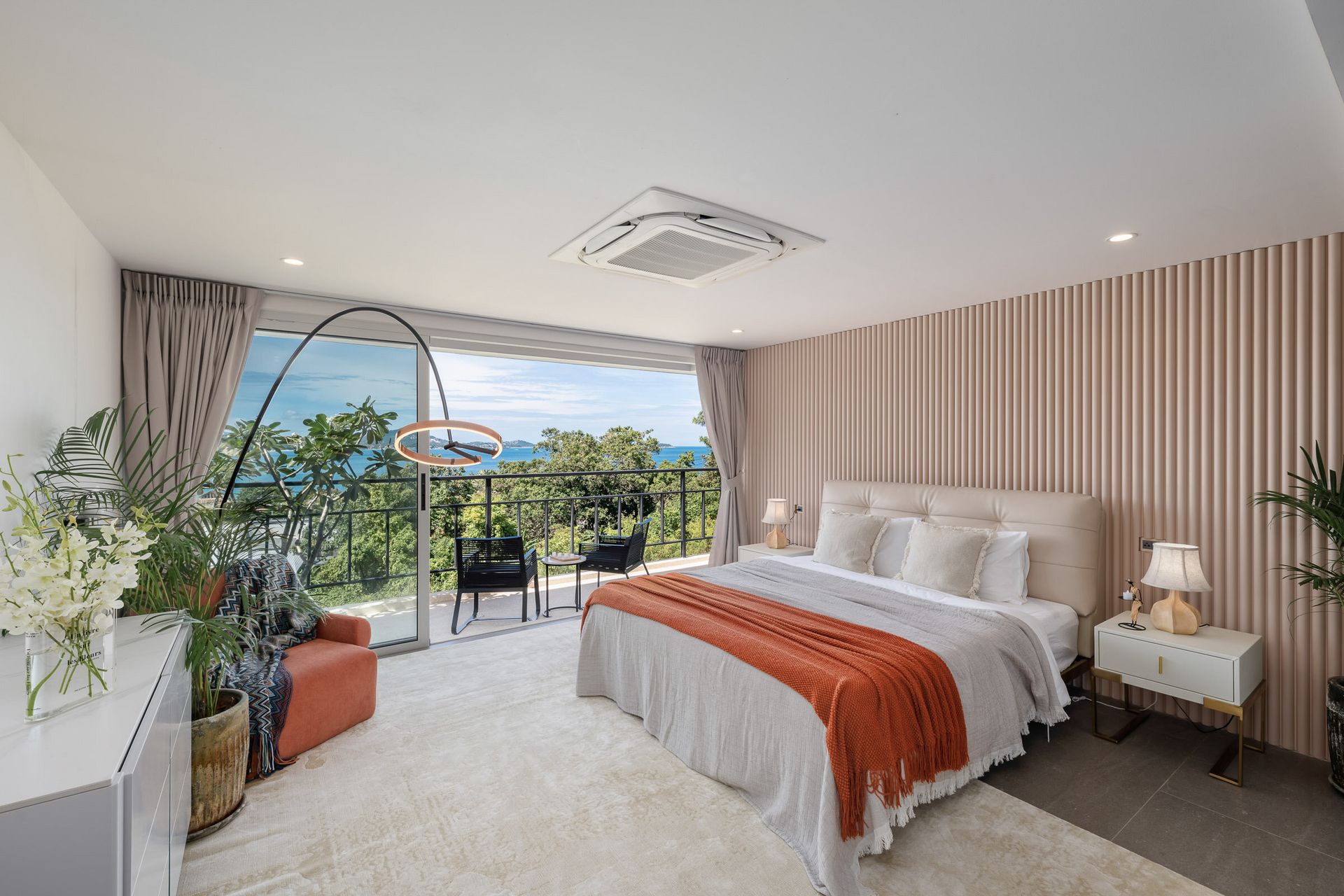 Villa Orise — Second bedroom with ocean view
