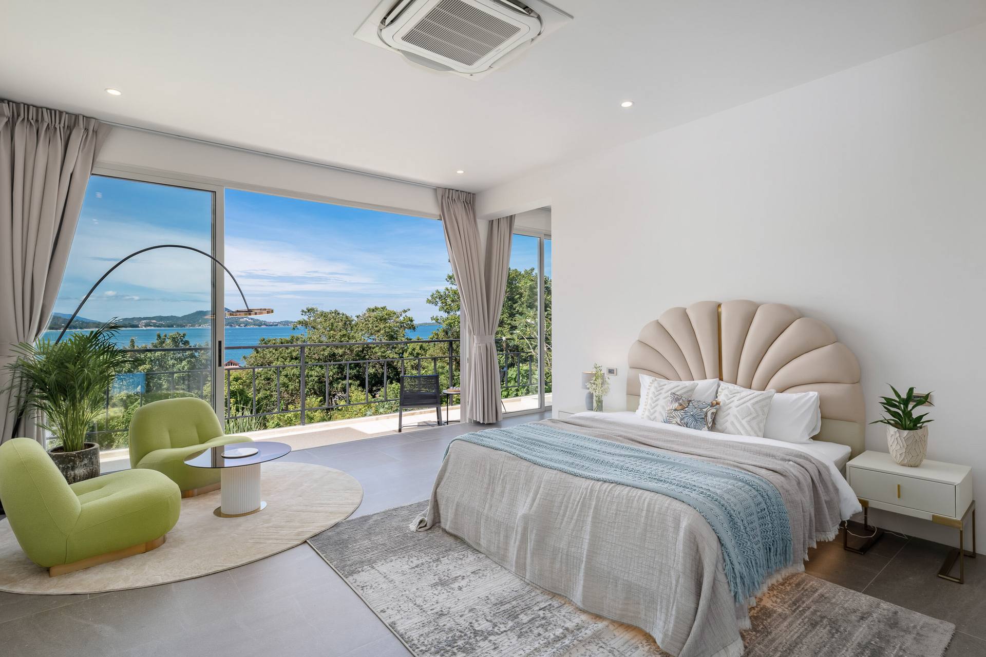 Villa Orise — Third bedroom with garden view