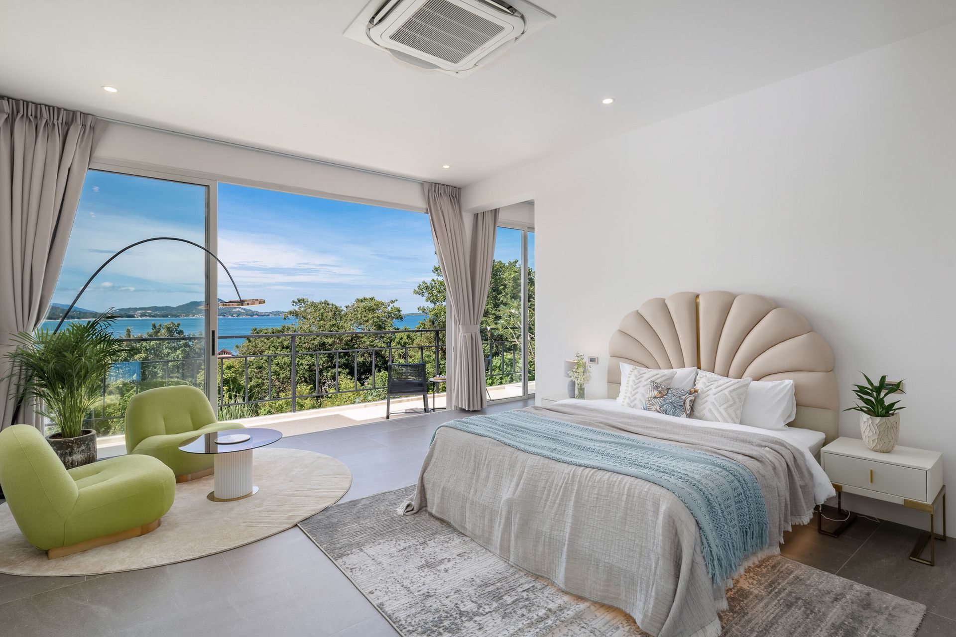 Villa Orise — Third bedroom with garden view