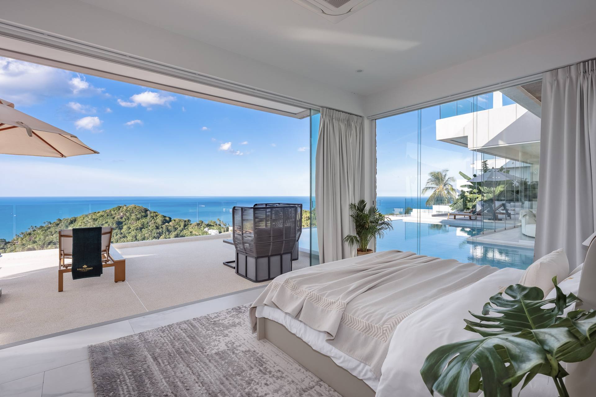 Villa Osho — Second bedroom with ocean view